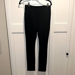 NWT WHBM black leggings Sz M